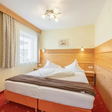 Otel Schoenegg Seefeld in Tirol