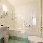 Schoenegg 3* Ζέεφελντ