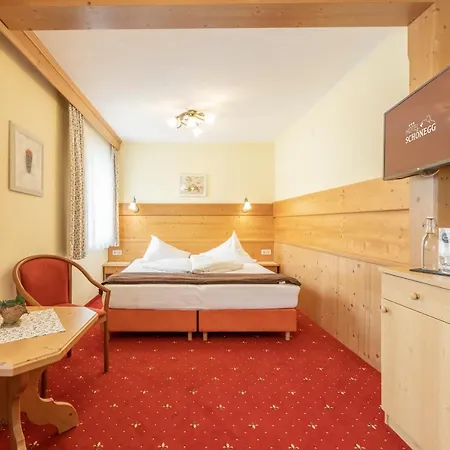 Hotel Schoenegg 3*