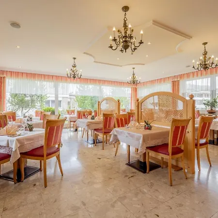 Schoenegg Hotel