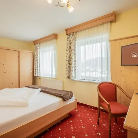 Schoenegg Hotel