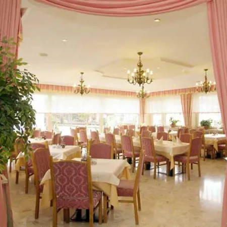 Otel Schoenegg Seefeld in Tirol