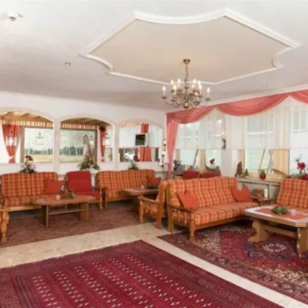 Hotel Schoenegg 3*