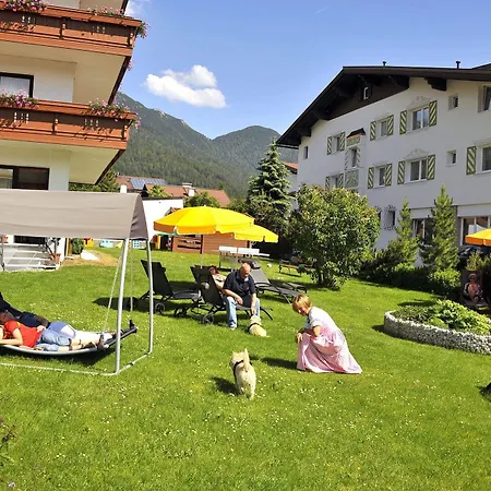 Hotel Schoenegg 3*