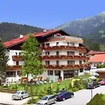 Hotel Schoenegg 3*