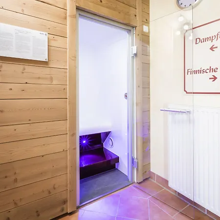 Hotel Schoenegg 3*
