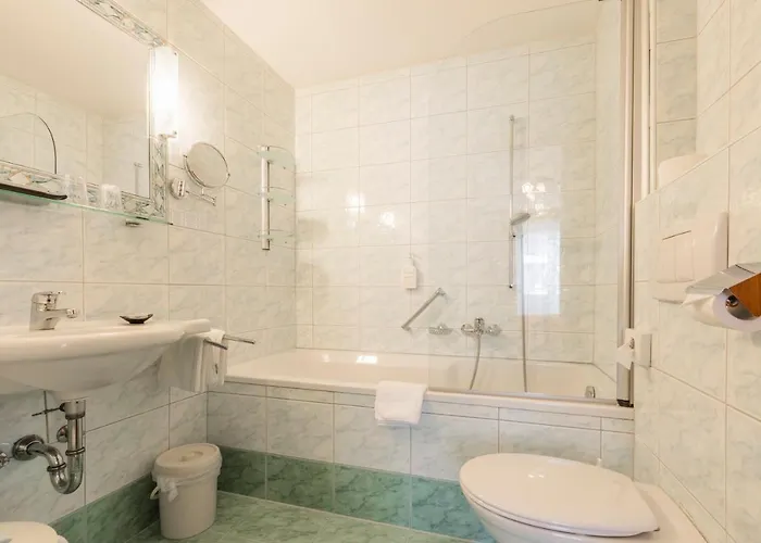 Schoenegg 3* Ζέεφελντ